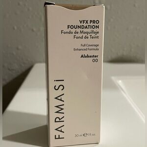 Farmasi VFX Foundation Alabaster 00